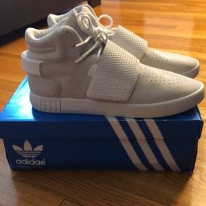 Adidas tubular invader strap